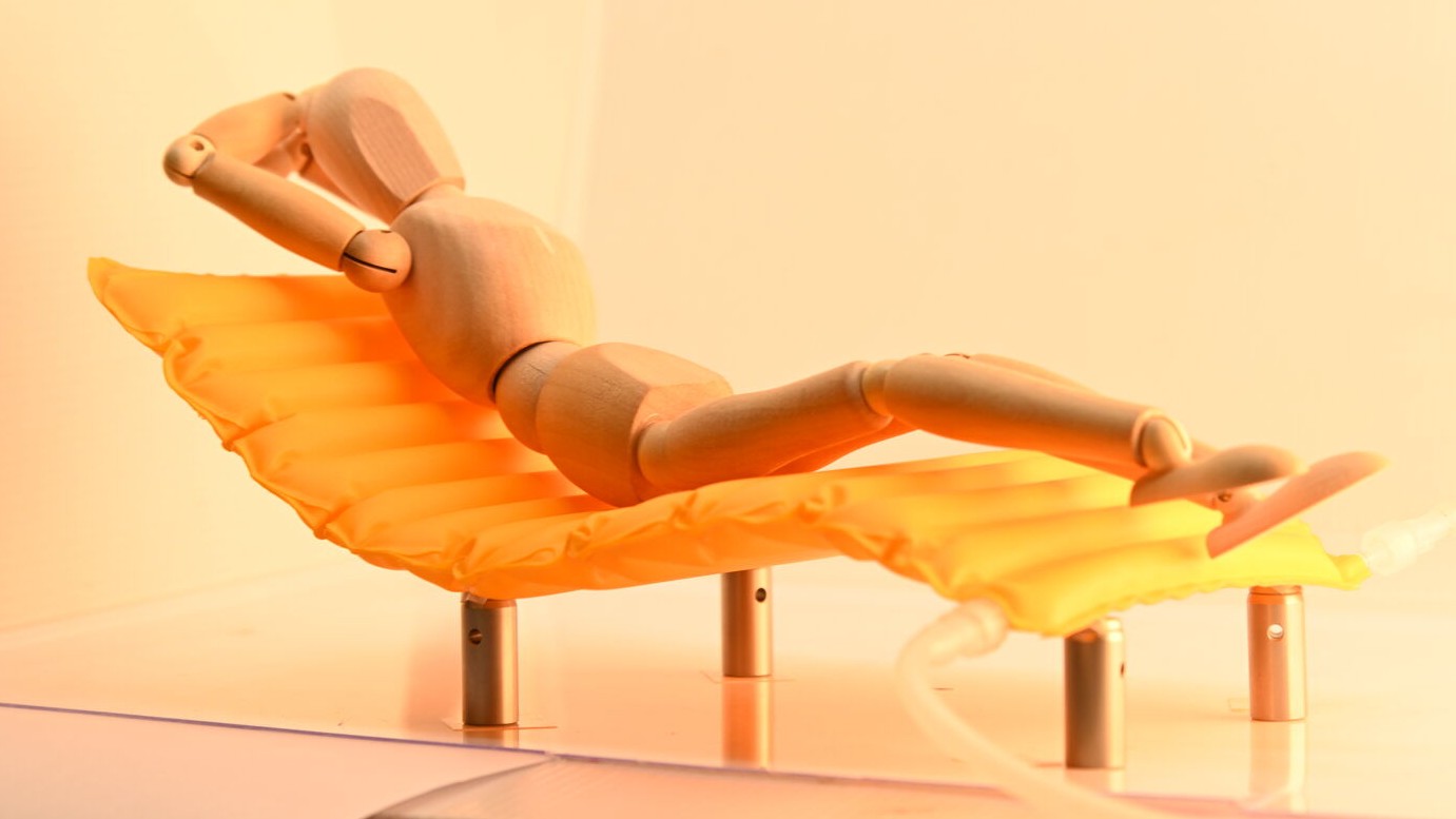 Programming developable surfaces using multilayer inflatables - SCF25